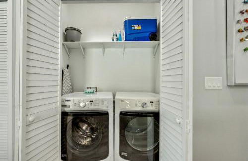 Chic Retreat-Stunning Design Cozy Fire Pit Escape! - Foto 37