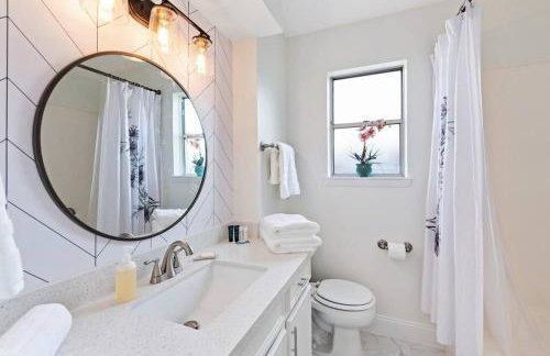 Super Cozy Entire House Near Downtown - Book Now !! - Foto 33