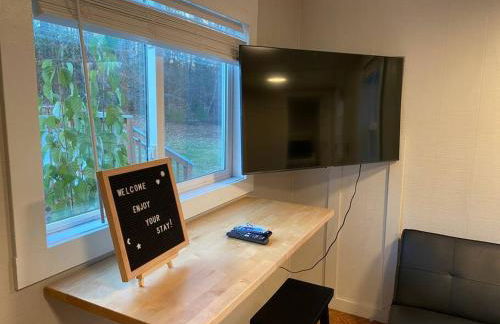 Modern Woodland Cabin With Pool View - Foto 5