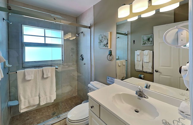 Barefoot Beach Resort B-201 by Distinctive Beach Rentals - Photo 12