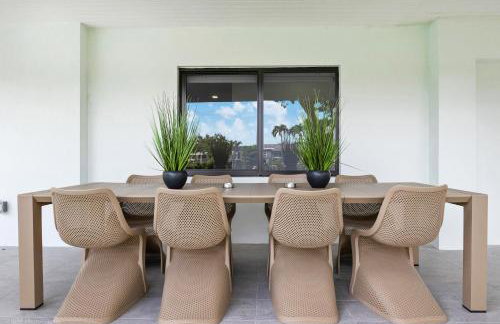 The World's Mansion - Game Room, 9 Bedrooms, HtdPool, Mini Golf, BBQ - Foto 17