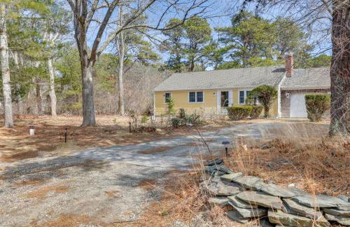 Bike to Cape Cod Sights Home with Backyard Oasis - Foto 25