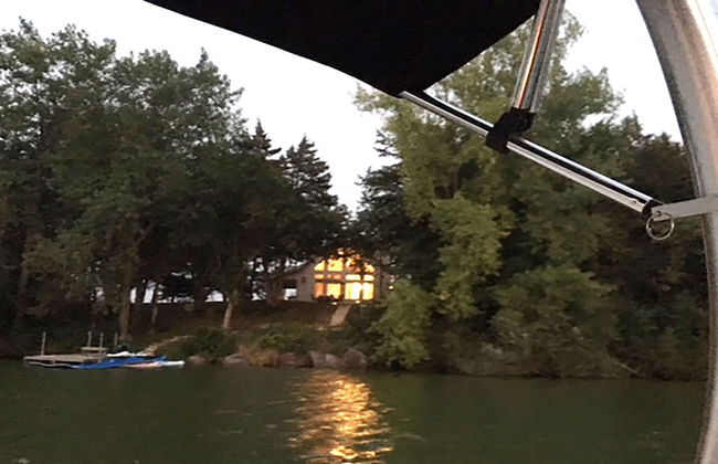 Lakefront Hideaway - Foto 22