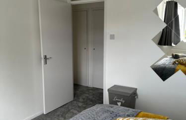 Dartford Luxurious House with Parking - Netflix - Wi-Fi - Photo 10