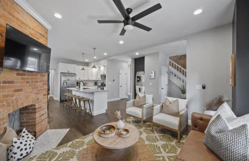 Hanford House w Hot Tub,Sauna,Bar - Photo 43