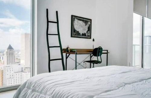 Sun-Splashed 1BR Condo unit in DWTN Miami with WFH - Foto 18