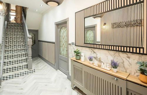 Huge 6 Beds House in Zone 2 London-MobileRateOffers-Families-Leisure-Parking-WiFi-PoolTable-Netflix-Sleeps15! - Foto 3