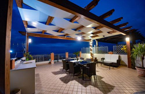 Sunset Penthouse - Photo 1