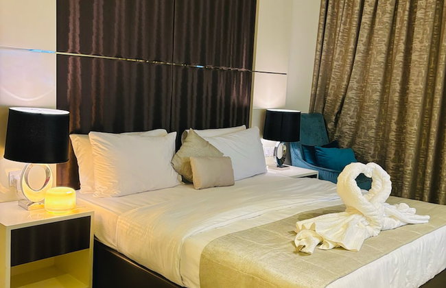 Stunning Studio Dubai with Infinity Pool and Canal View - Foto 8