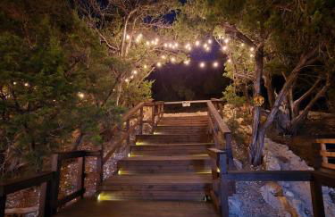 Hill Country Hangar with hottub, 7 minutes from the river and lake - Foto 21