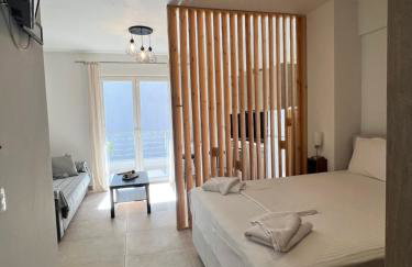 Phil's Apartments - Photo 4
