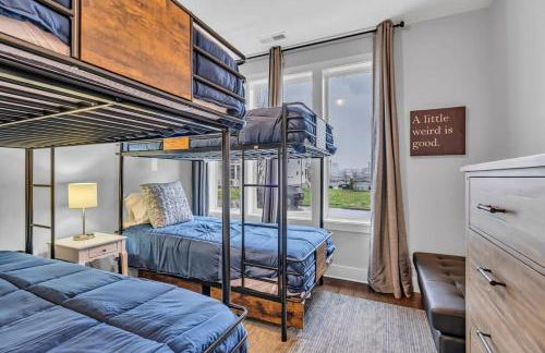 NEW Luxe 4BR 12 Beds - RoofDeck Views - Chefs Kitchen - Foto 45