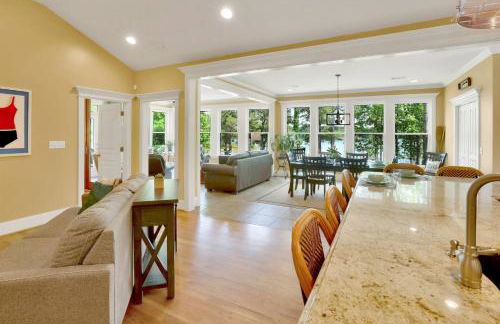 Lake front home, pet friendly, kayaks provided - Foto 1