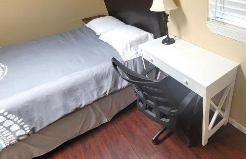 NARVAEZ BRIGHT & SPACIOUS - Private room, bathroom, entrance near light rail - Foto 2