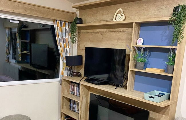 Lovely 2-bed Chalet in Prestatyn - Photo 10