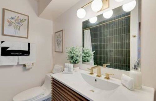 Spacious Dallas 2BR Retreat Poolside Oasis - Foto 14