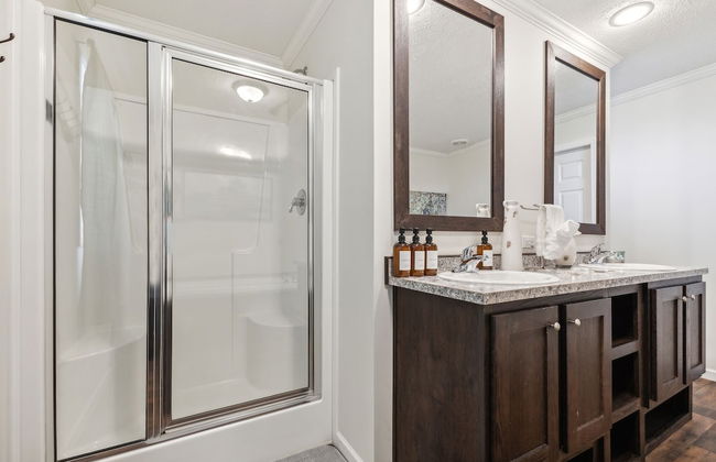 Sunsets & Serenity: Port Clinton Waterfront Stay 3 Bedroom Home - Photo 20