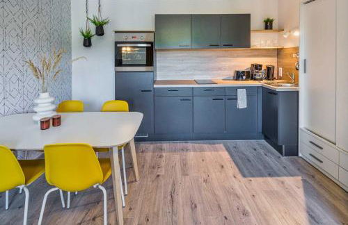 new apartment I cozy I Netflix I WLAN I near airport - Foto 2