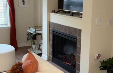 Luxury, Chic, Apt with Game Room, Movie Theatre, & 24hr Gym - Foto 6