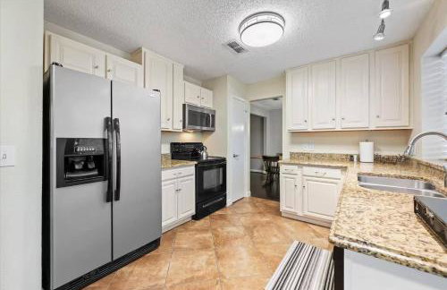 Brand New Stay! Pool • Hot Tub • Game Room Retreat - Foto 6