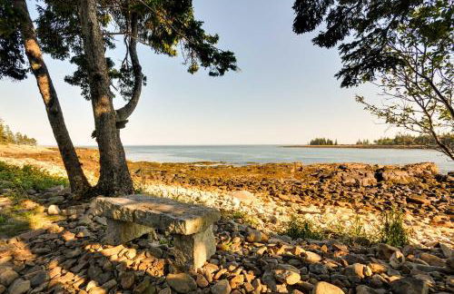 Waterfront Prospect Harbor Cottage Yard, Fire Pit - Foto 11