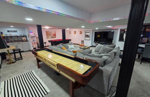 Spacious, Renovated, 5-bedroom Retreat, Near I-85 - Photo 54