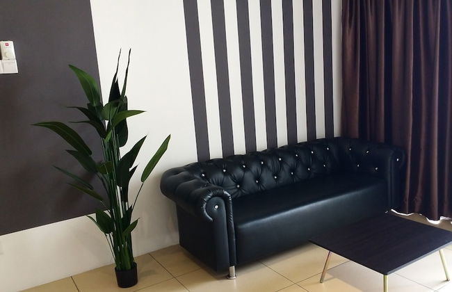 Misty Wonderland Next to Night Market - Foto 12