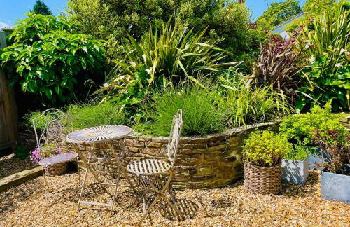 The Cuckoo's Nest - A Romantic & Peaceful Hideaway - Photo 9