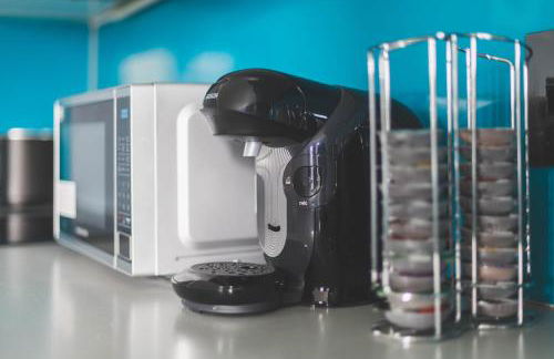 Cosy 2BR, Free Parking, 8min to City Airport - Foto 20