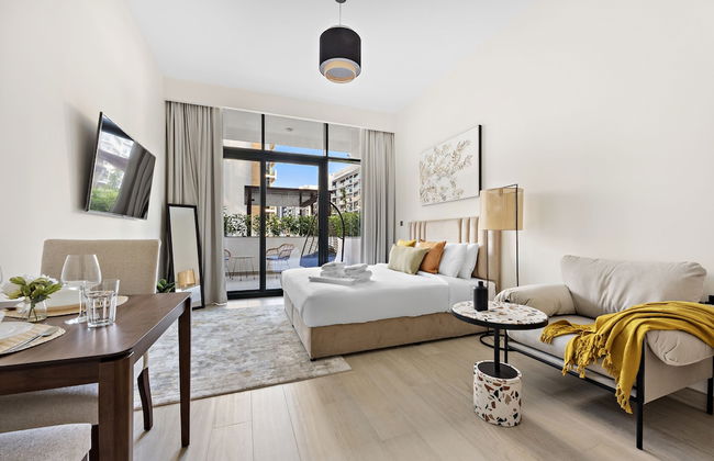 WelHome - Your Dubai Getaway: Cozy Studio at Azizi Rivera 4 - Photo 1