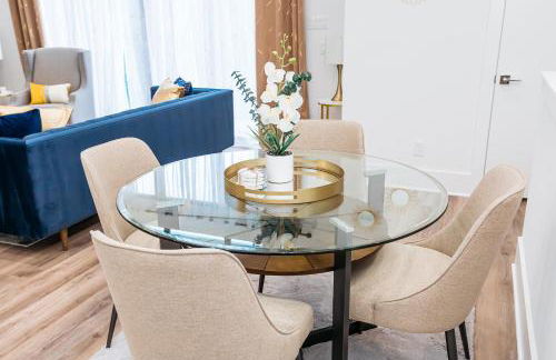 Beautifully Decorated, Modern Downtown Houston Home - Photo 6