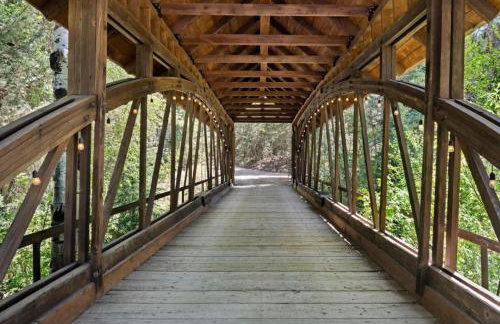 25-Bed, Amenity-Rich Estate in a Private Forest - Foto 7