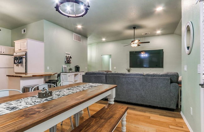 Serene Modern Farmhouse on 2 Acres - Foto 12