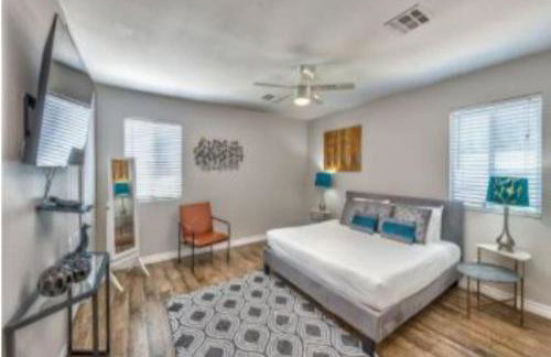 Relaxing 1 Story Villa Hot Tub BBQ By the Strip - Foto 11