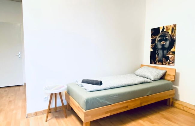 Stylish Shared 3-Bedroom Stay Near City - Foto 25