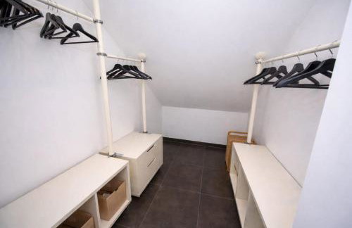 Moderne 3-Zimmer-Wohnung für bis zu 5 Personen, WLAN, Küche - Ideal für Monteure & Gruppen - Foto 12