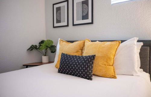 Private Upper Unit Home, Pet Friendly, Min to DT - Foto 29