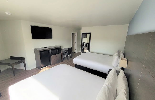 Edge-O-Dells Resort - 21 and Older - Photo 16