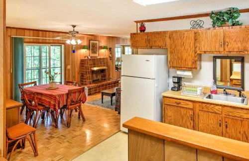 Mountain Rest Cottage with Gas Fireplace! - Foto 10