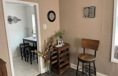 Everything you need - 1 BR 1 BA WIFI SMART TV QN Bed Coffee - Foto 9