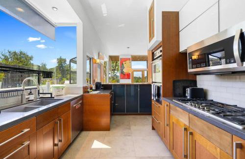 Hilltop Designer Midcentury Modern 4BR Pool HotTub - Foto 9