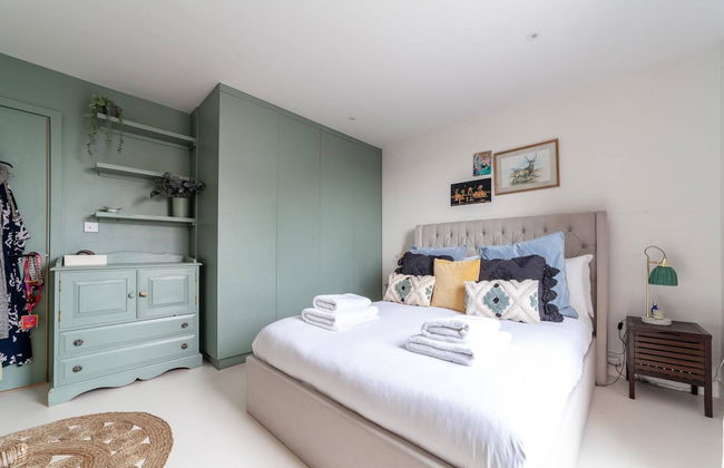 Beautiful Modern Apartment Centrally Located - Foto 1