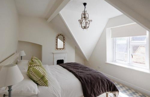 Beautiful house, Cirencester centre, parking - Photo 35