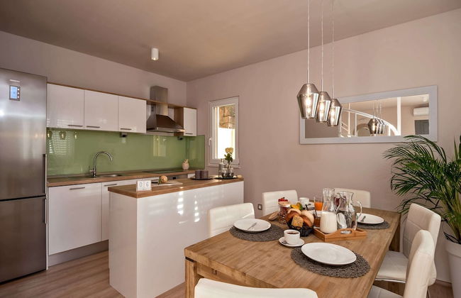 Luxury Villa Lelu With Heated Saltwater Pool, Parking, High Speed Internet, Bbq, el. car Charge T2 - Foto 14