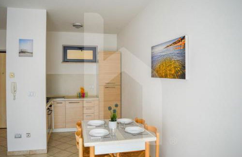 Homiday - Green Bay Village - Photo 19