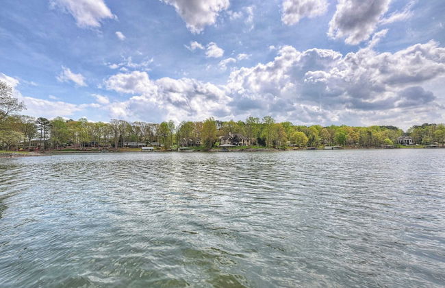 Lakeside Lodge by Avantstay Hot Tub + Dock - Foto 45