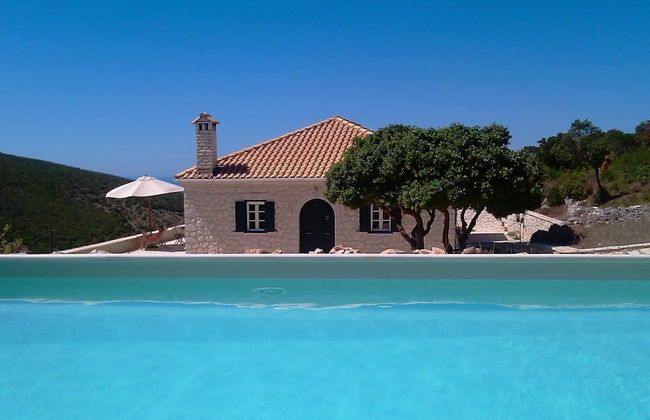 Spacious Villa in Vasiliki with Swimming Pool & Hot Tub - Foto 17