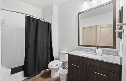 Luxe 3B/2B Getaway - Pool, Gym, Parking, Pet Wash - Foto 18