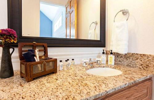 Victorian Cabin Rental with Outdoor Fireplace and Bearpen Creek Views near Dallas, Texas - Foto 19