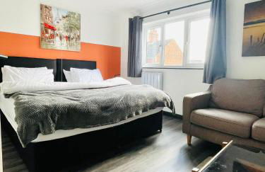 Burmer Central Bliss: Modern 3BR/1BA, Full Kitchen - Foto 22